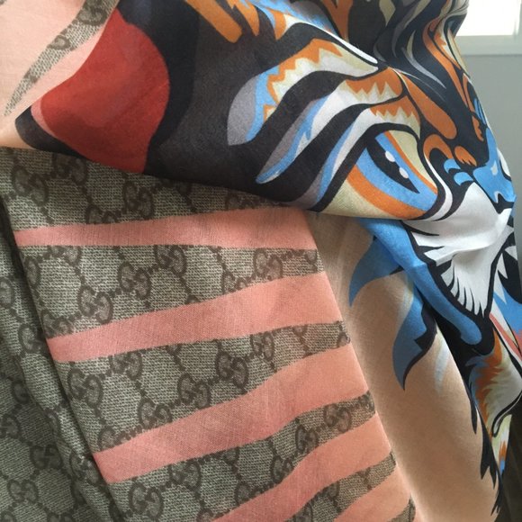 Gucci Scarf/Wrap - Picture 1 of 14